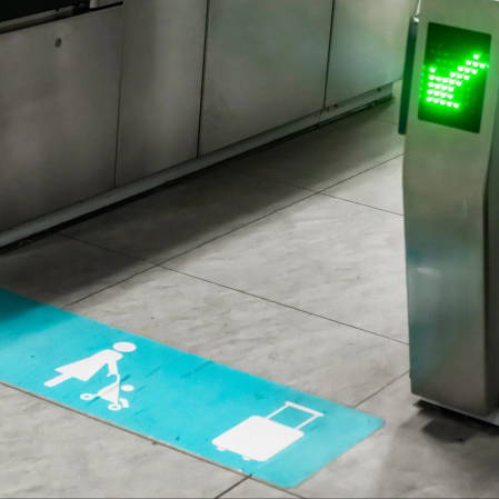 Polar Street FX outdoor aluminium floor and wall - Image 3